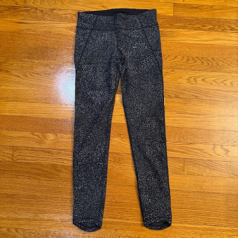 Athleta Girl Run With It Tight Leggings in Black/White - Size XL/14 - NWOT